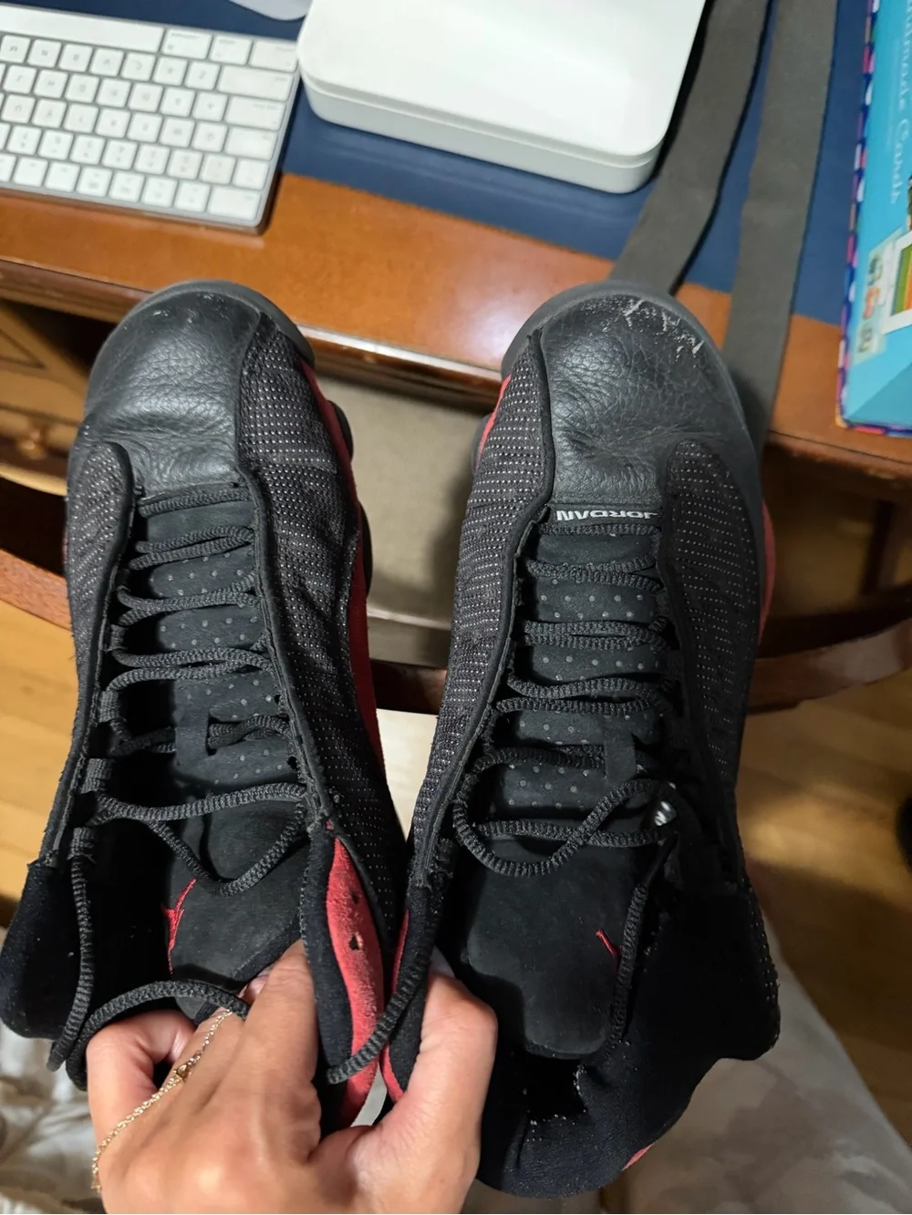 Jordan Men's Black and Red Retro Basketball Sneakers